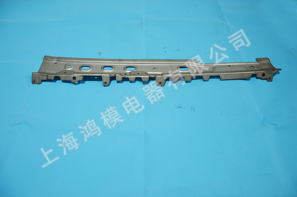 上海汽车 MG GS 30051288/89左/右上侧板前封板